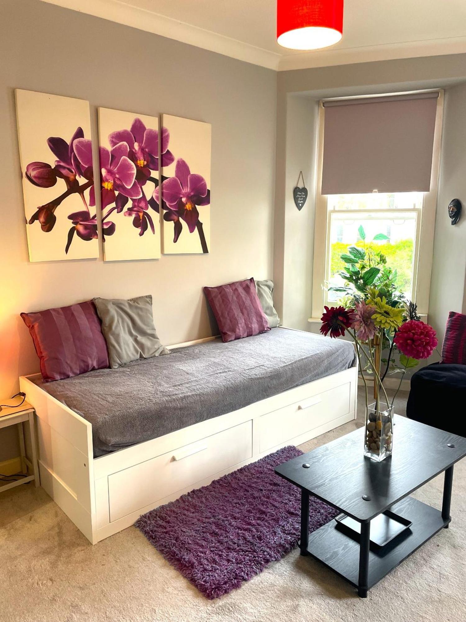 Snug Studio Apartment In Central Location Бристол Екстериор снимка