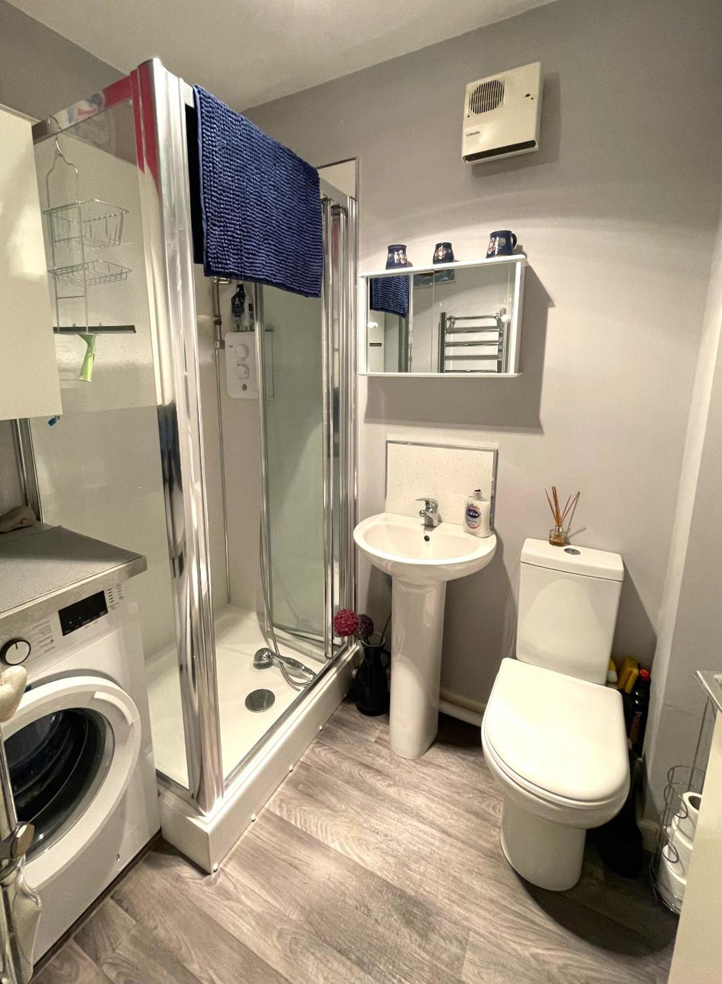 Snug Studio Apartment In Central Location Бристол Екстериор снимка