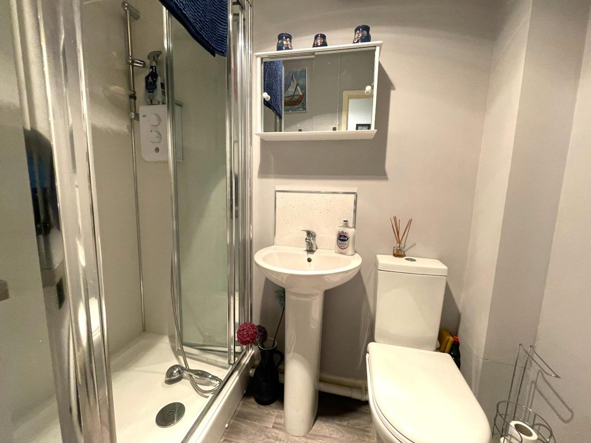 Snug Studio Apartment In Central Location Бристол Екстериор снимка